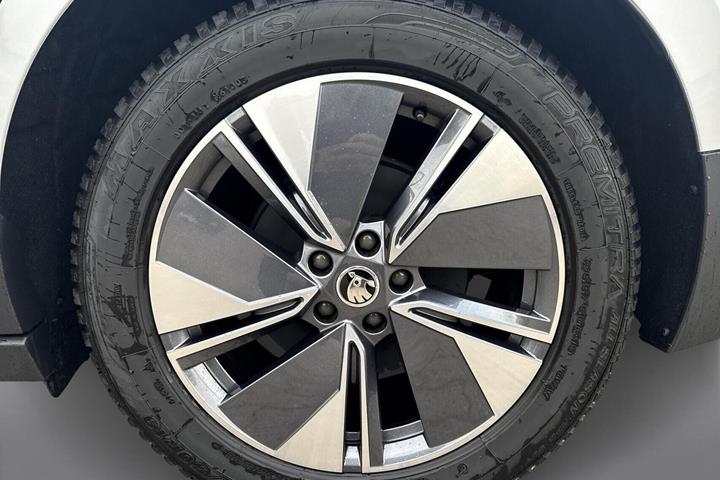 Sølv Skoda Enyaq fra 2025