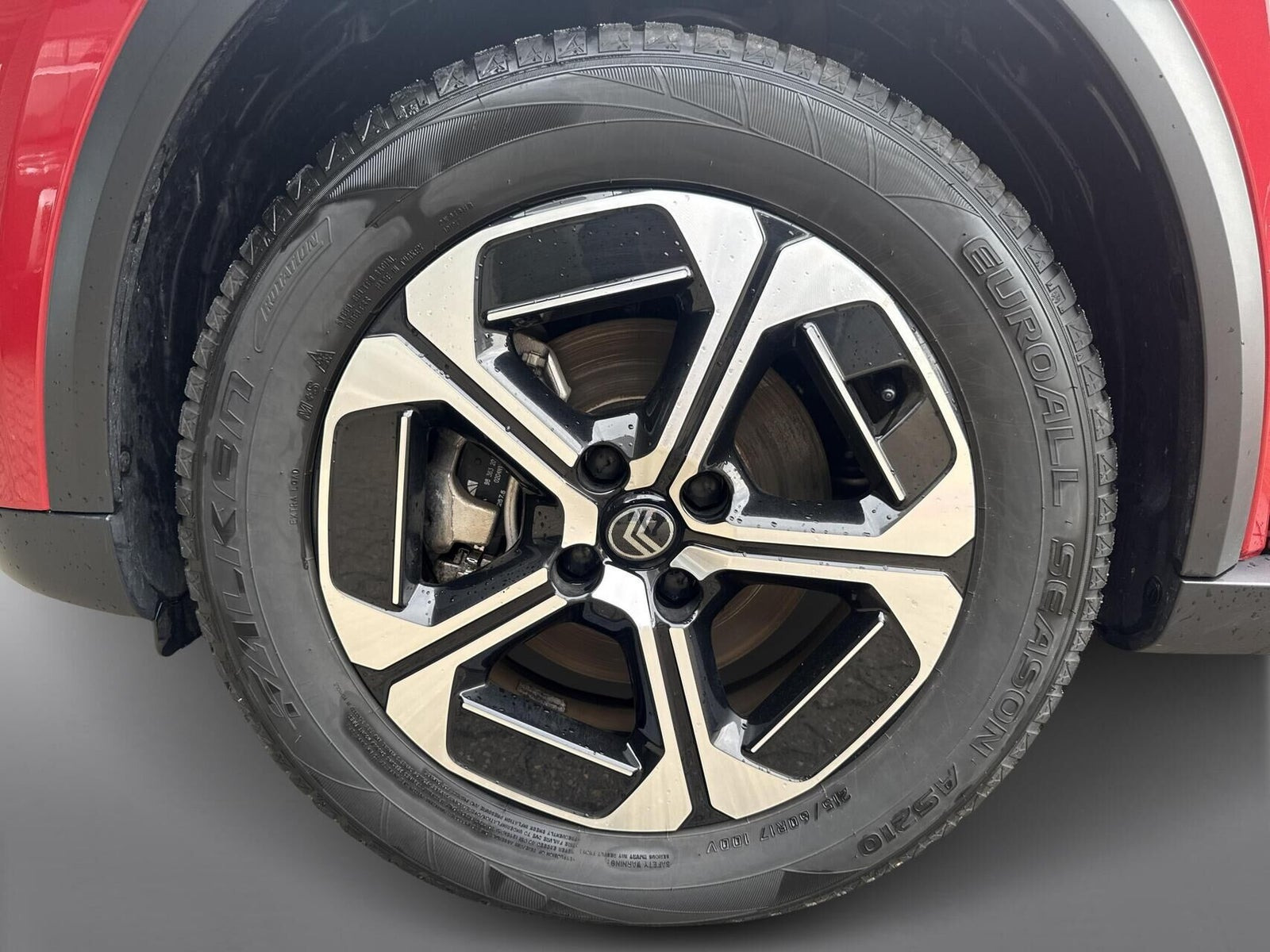 Rød Citroën e-C3 Aircross fra 2025