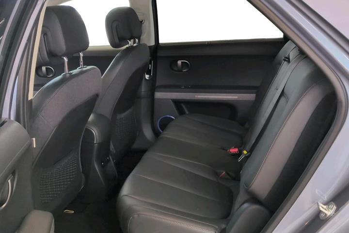 Beige Hyundai Ioniq 5 fra 2025