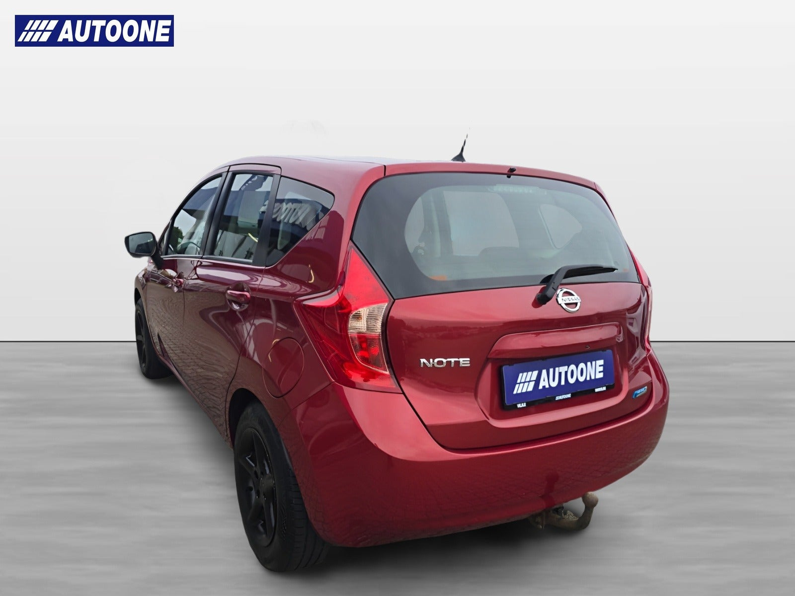 Rød Nissan Note fra 2014