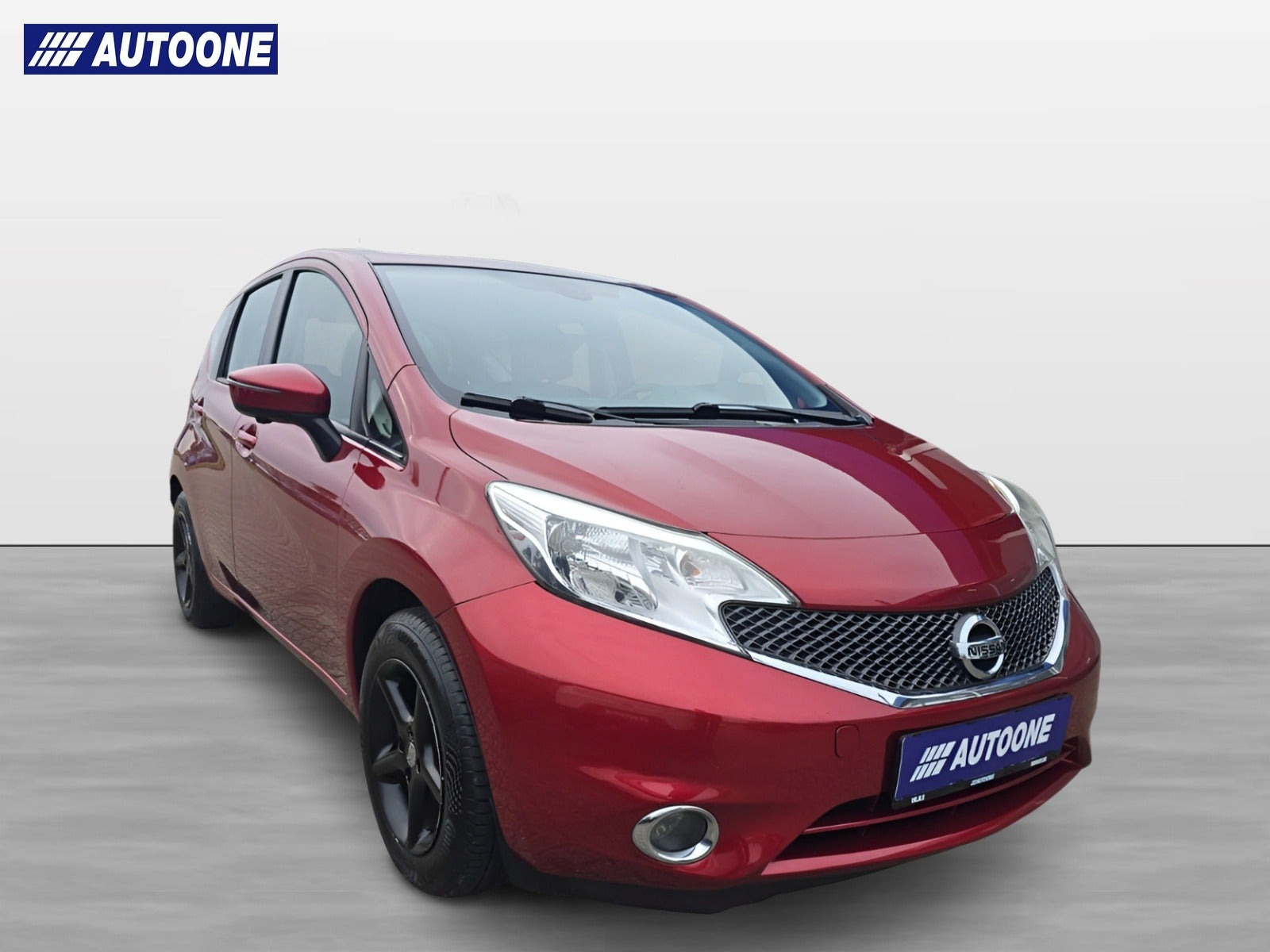 Rød Nissan Note fra 2014