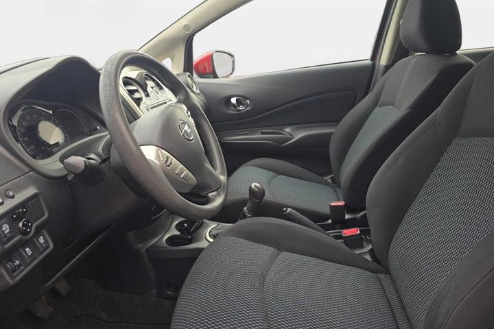 Rød Nissan Note fra 2014
