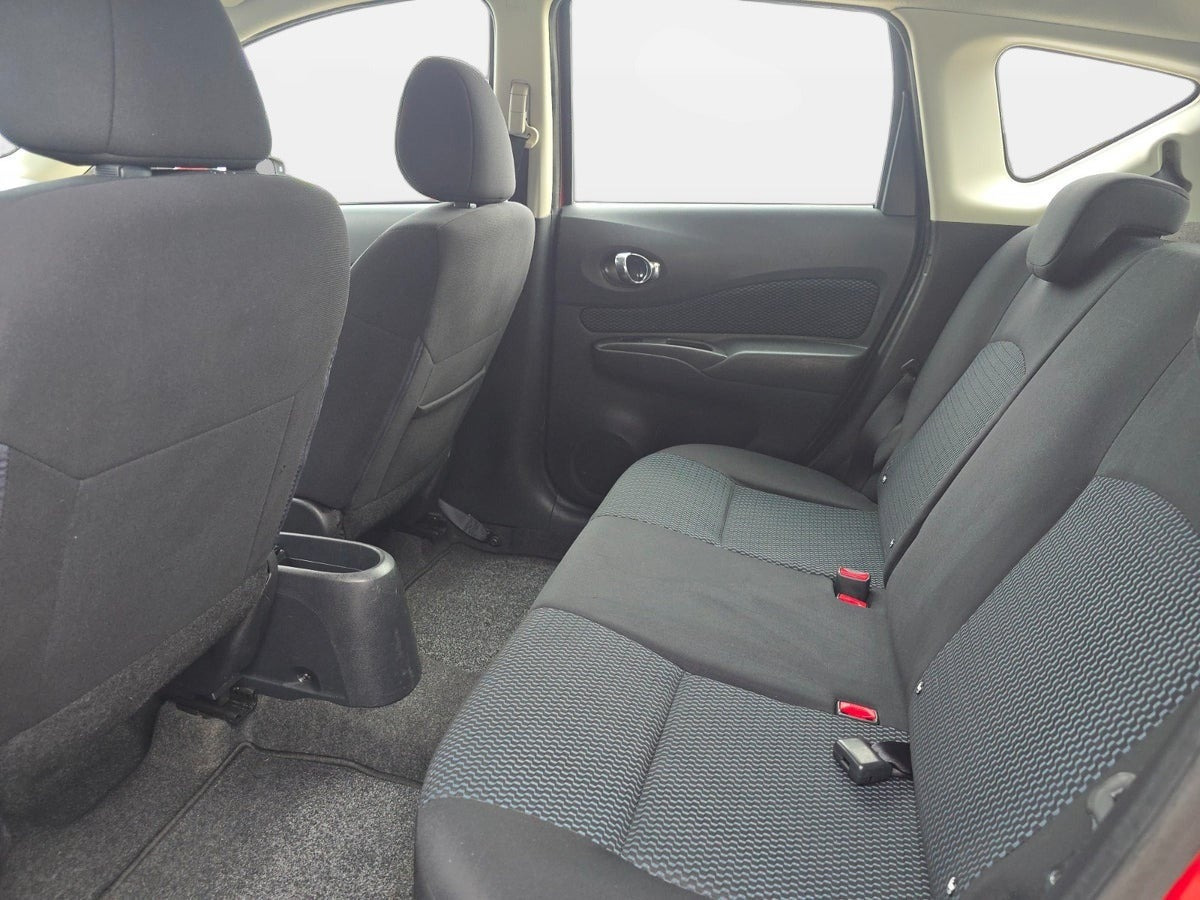 Rød Nissan Note fra 2014
