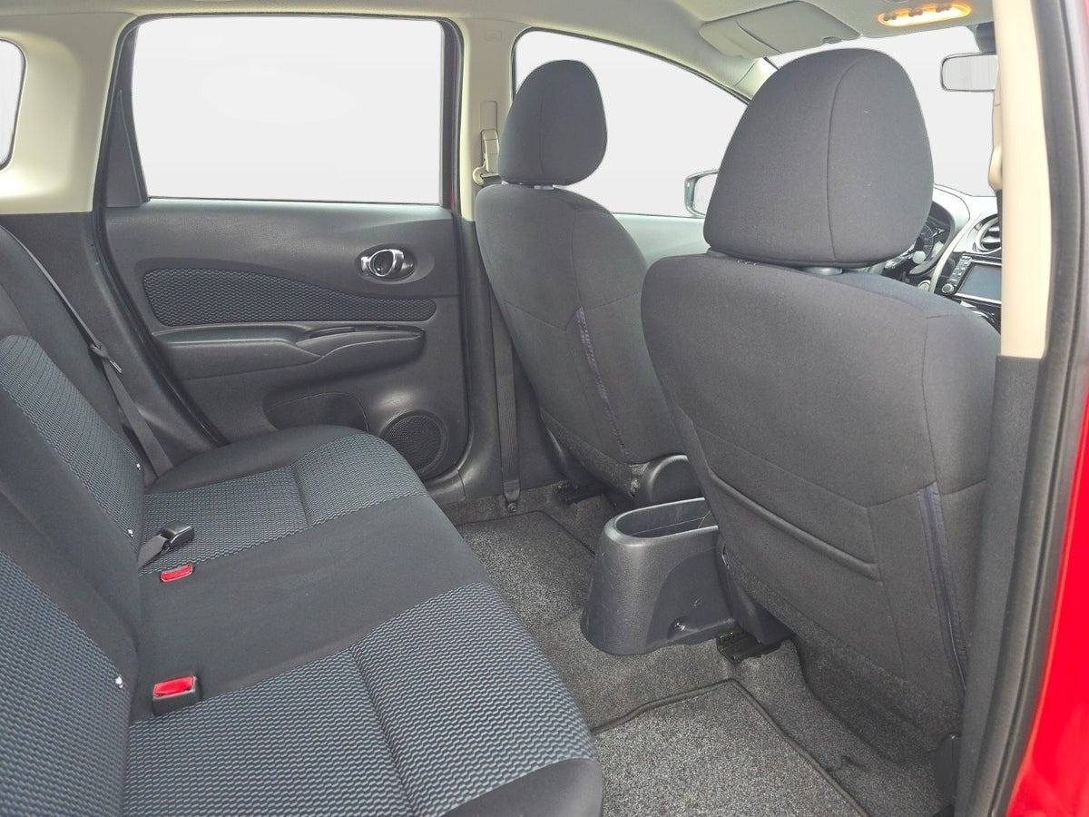 Rød Nissan Note fra 2014