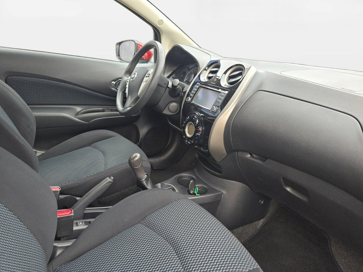 Rød Nissan Note fra 2014