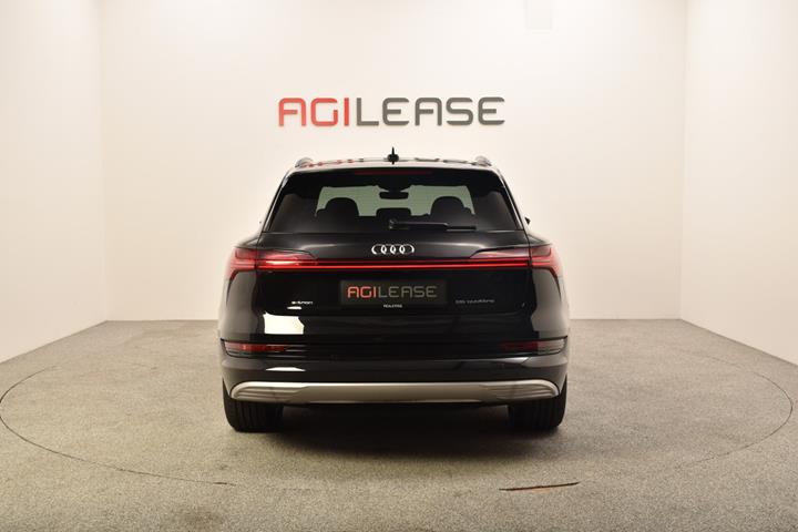 Sort Audi e-tron fra 2019