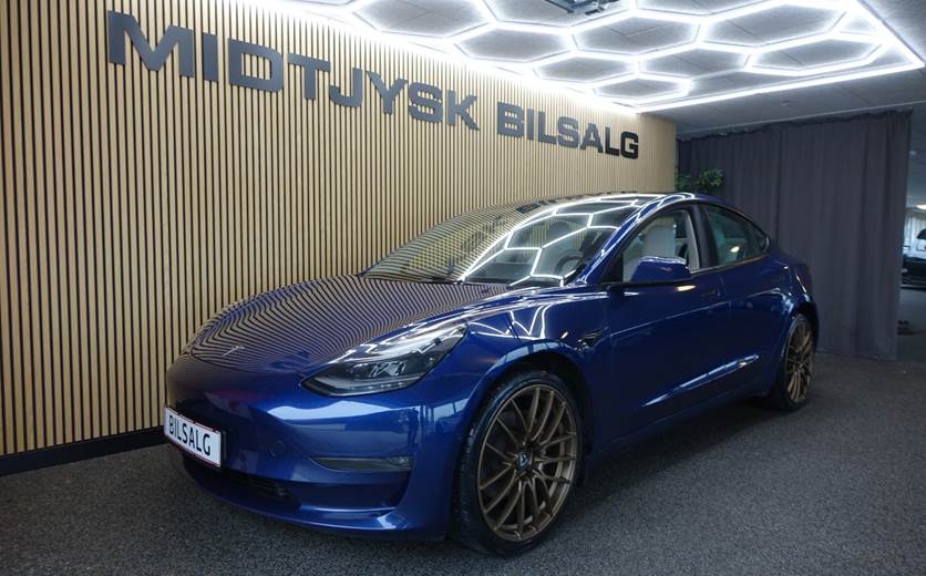 Tesla Model 3 Long Range AWD
