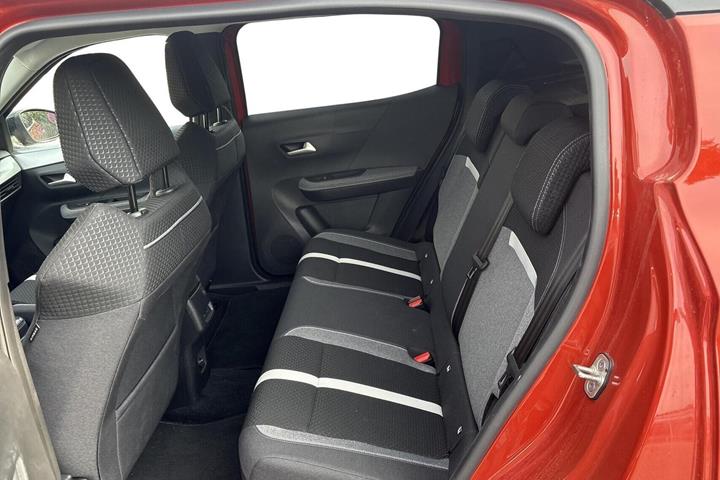 Orange Opel Frontera fra 2025