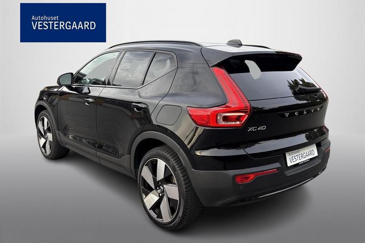 Sort Volvo XC40 fra 2023