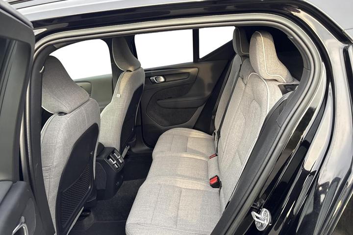 Sort Volvo XC40 fra 2023