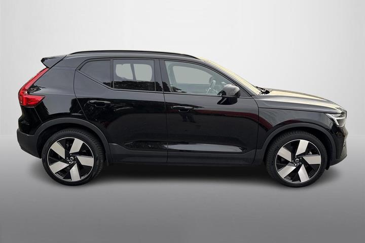 Sort Volvo XC40 fra 2023