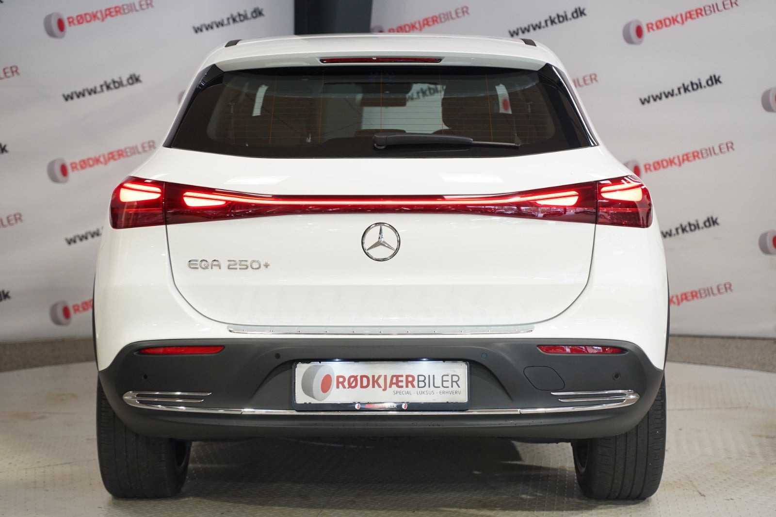 Hvid Mercedes EQA250+ fra 2025