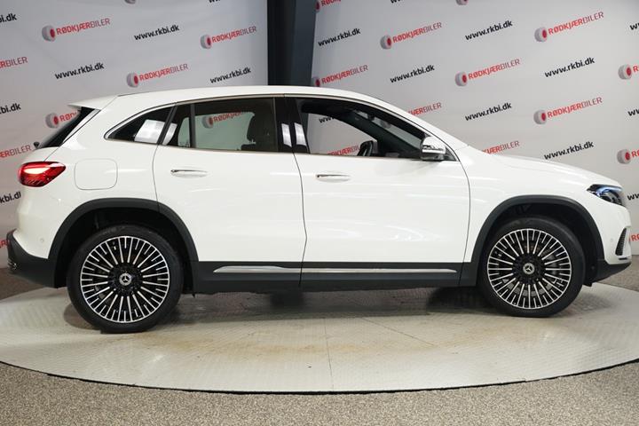 Hvid Mercedes EQA250+ fra 2025