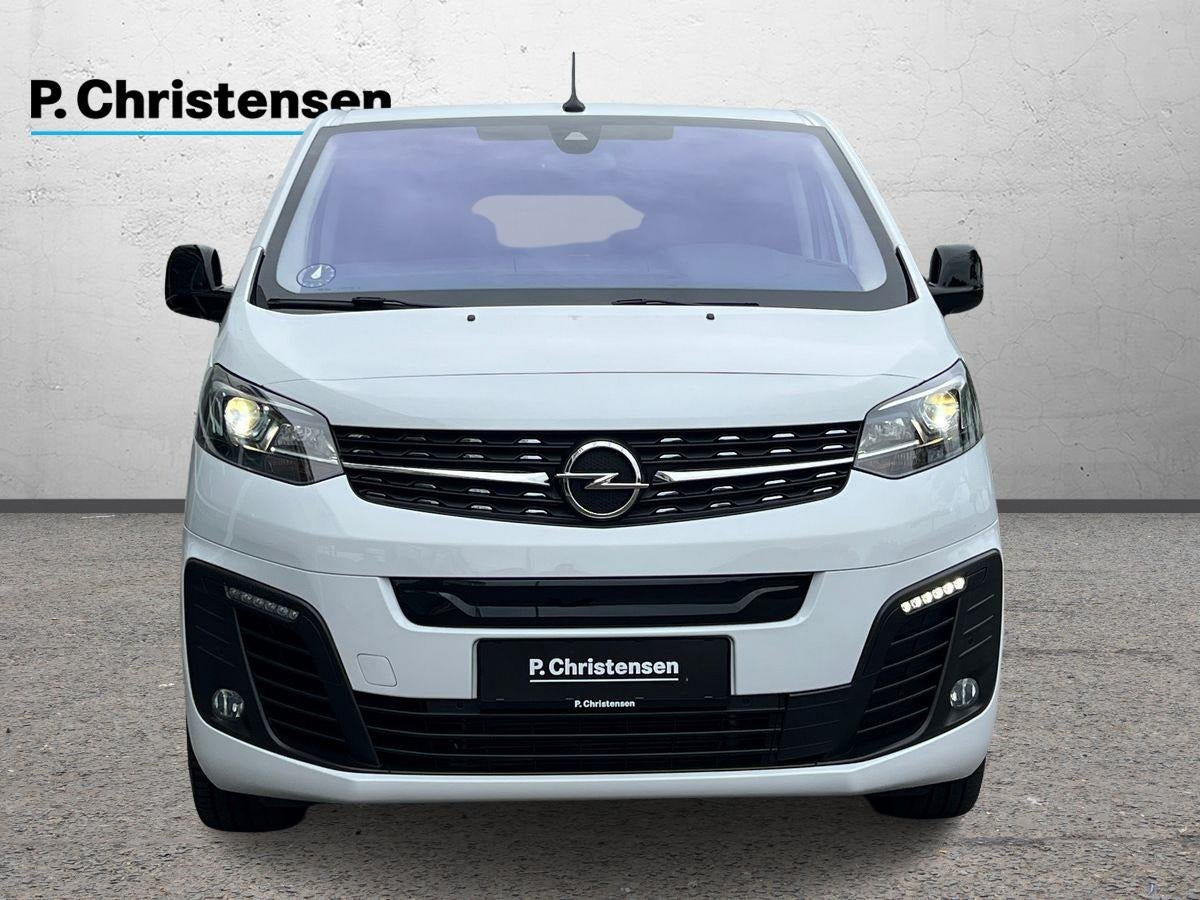 Hvid Opel Zafira-e Life fra 2023