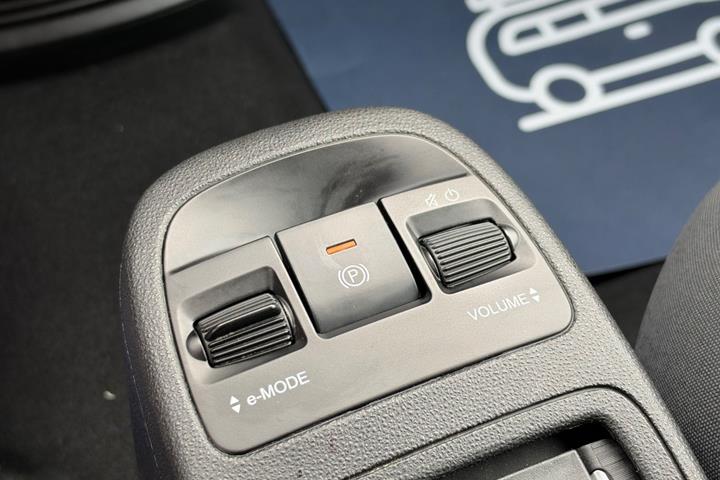Grå Fiat 500e fra 2022
