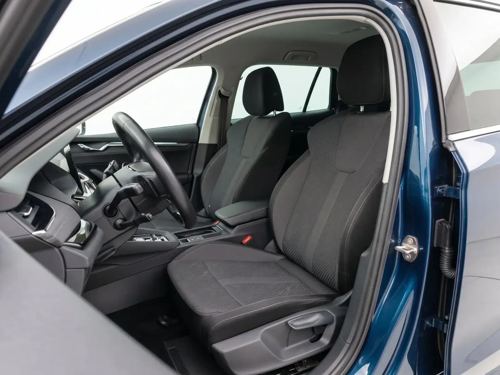 Blå Skoda Octavia fra 2021
