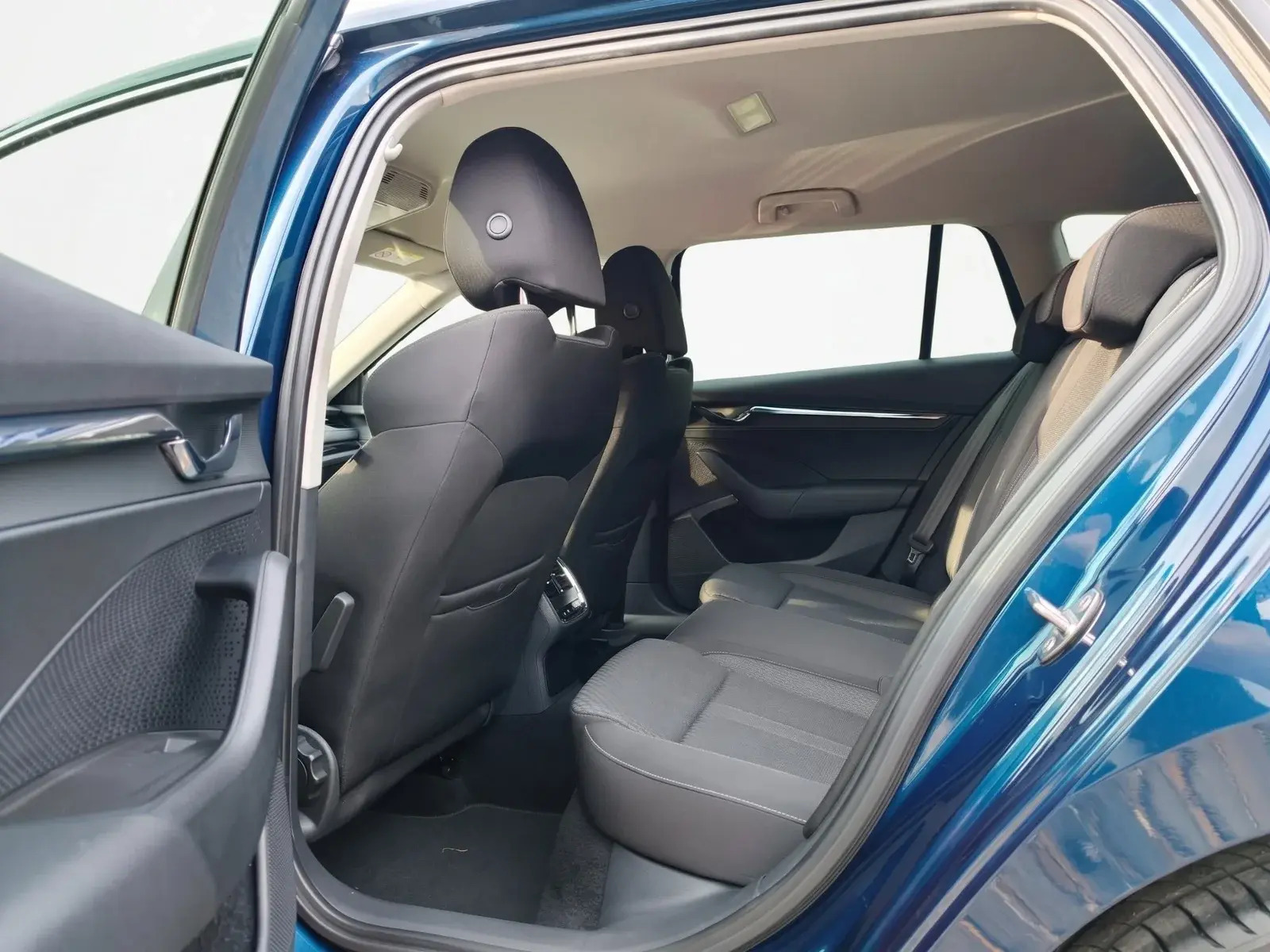 Blå Skoda Octavia fra 2021