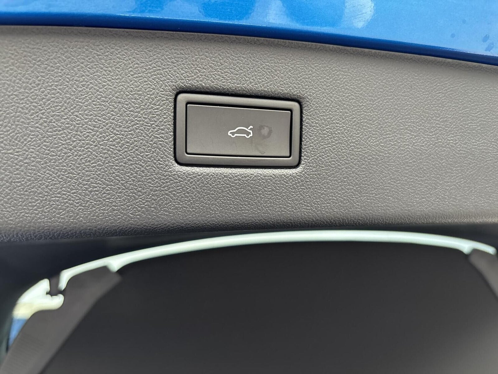Blå Ford Capri fra 2025