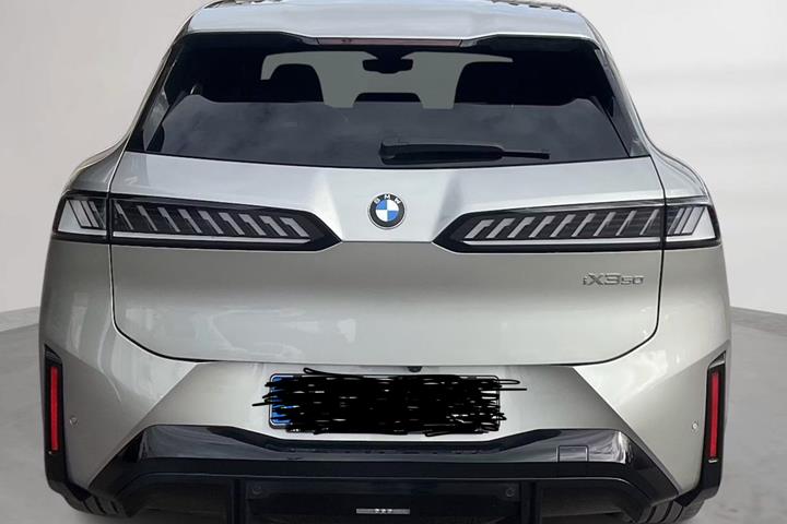 Grå BMW iX3 fra 2026
