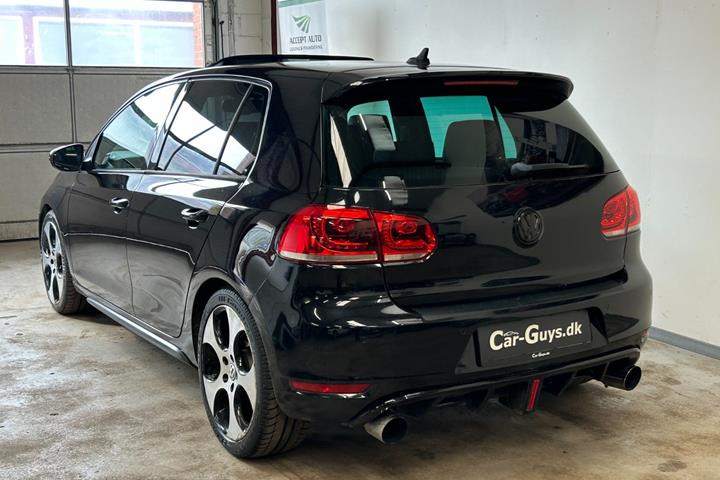 Sort VW Golf VI fra 2011