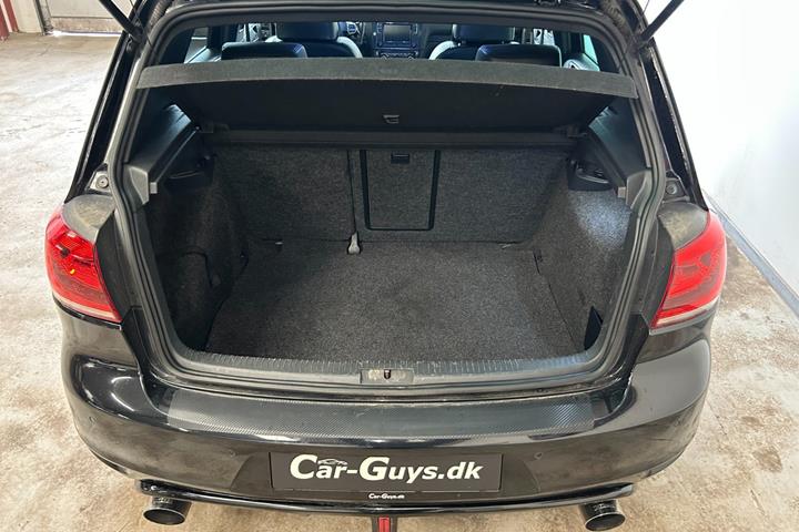 Sort VW Golf VI fra 2011