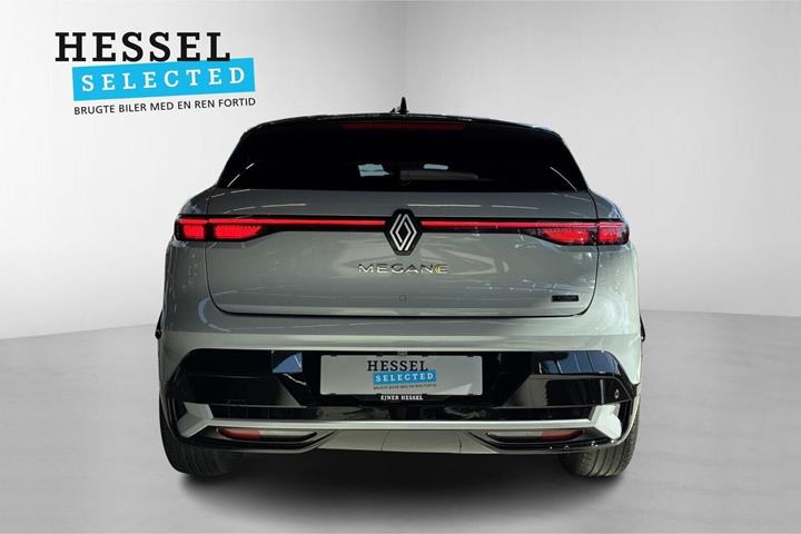 Grå Renault Megane E-Tech fra 2024