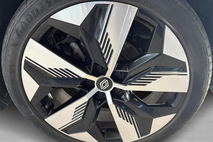 Grå Renault Megane E-Tech fra 2024