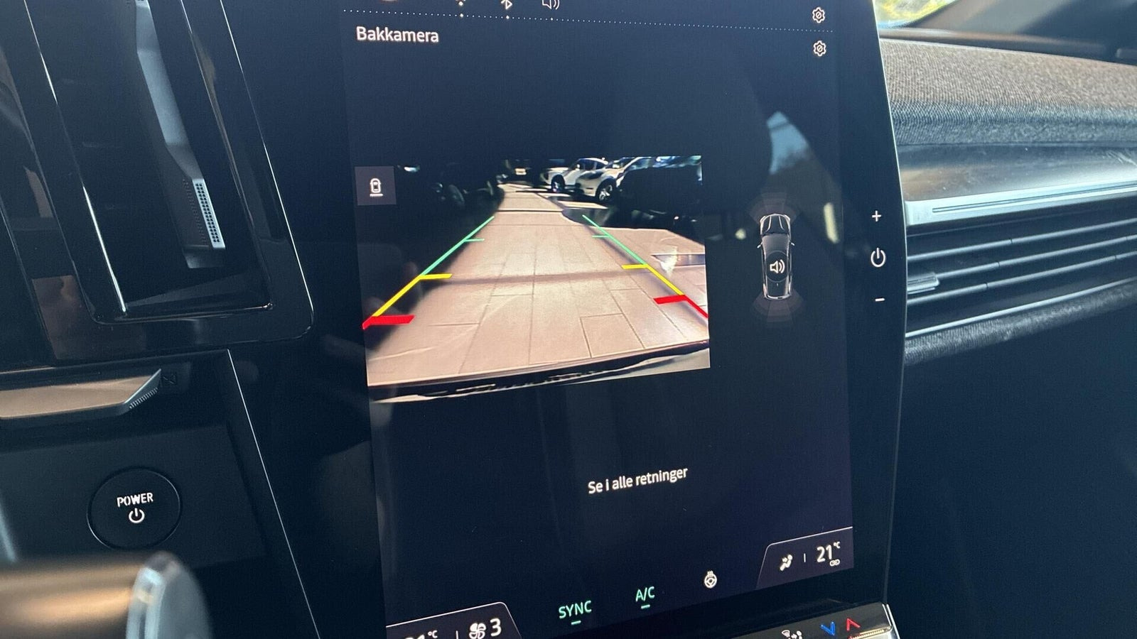 Grå Renault Megane E-Tech fra 2024