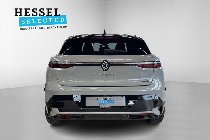 Grå Renault Megane E-Tech fra 2024