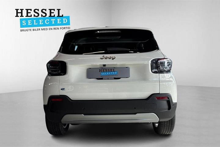 Hvid Jeep Avenger fra 2025