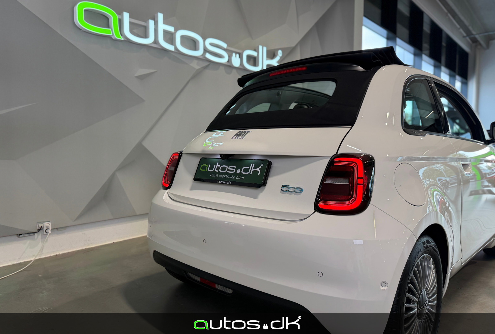 Hvid Fiat 500e fra 2024