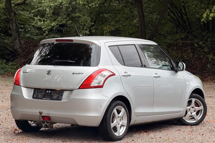 undefined Suzuki Swift fra 2011