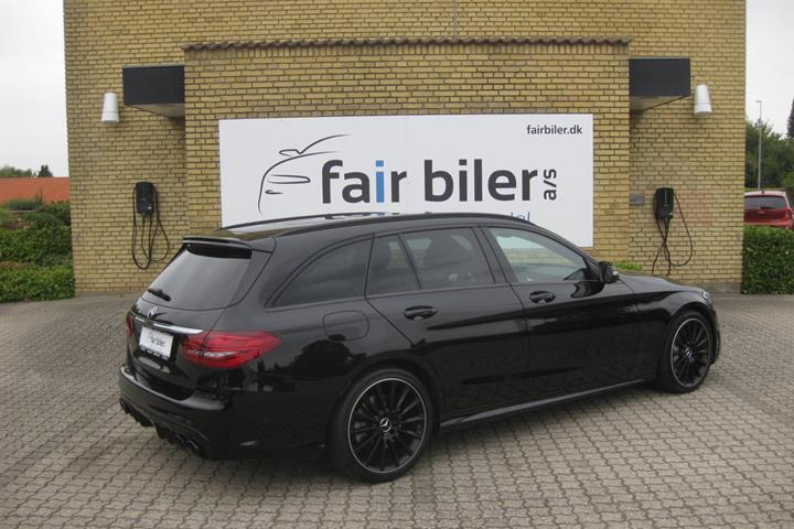 Sort Mercedes C43 fra 2019