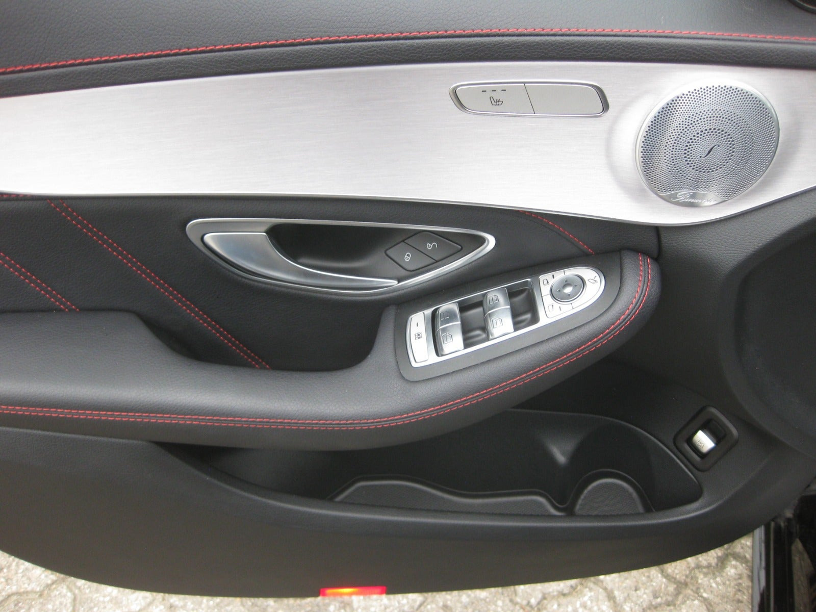Sort Mercedes C43 fra 2019