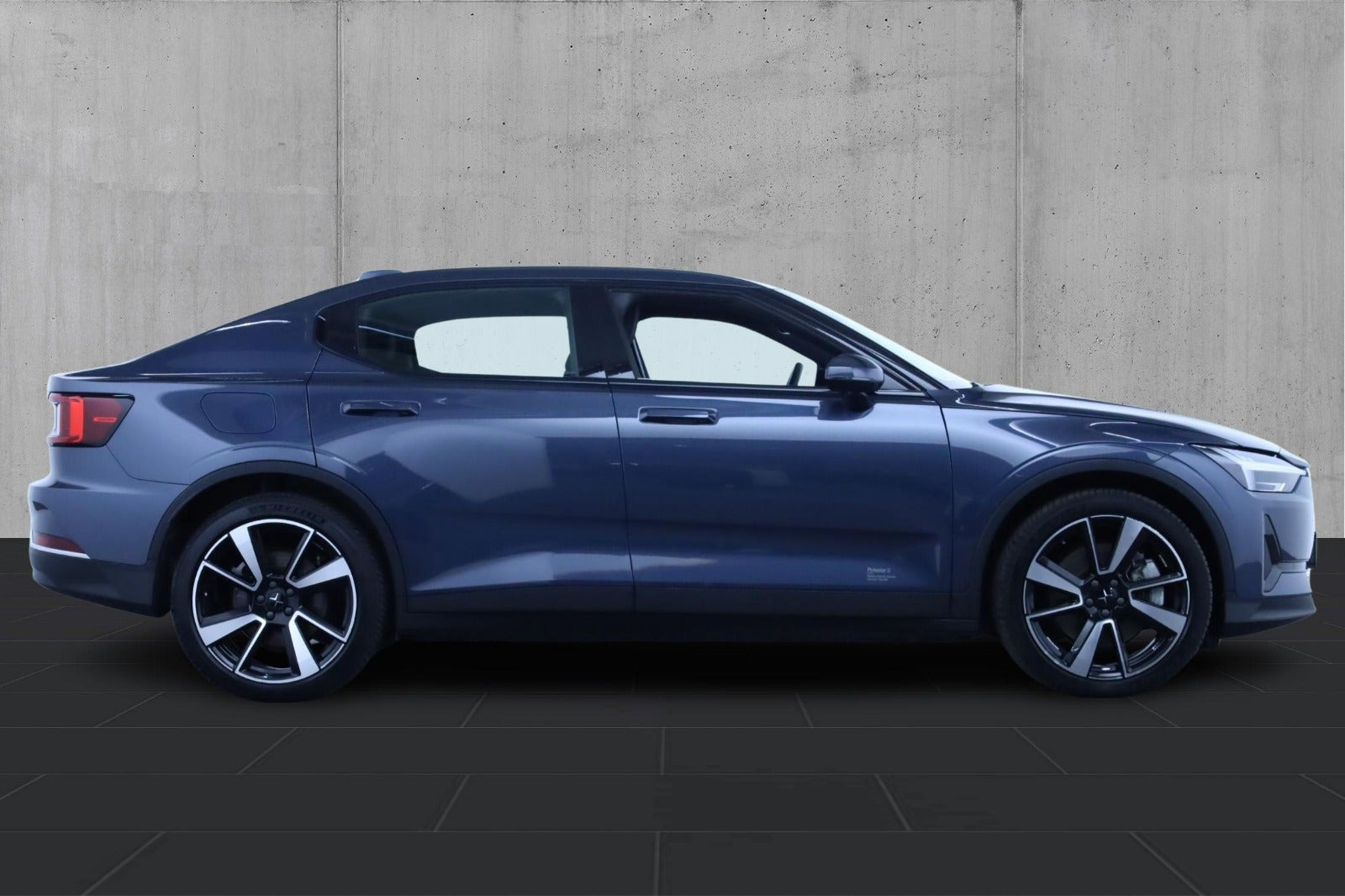 Blå Polestar 2 fra 2021