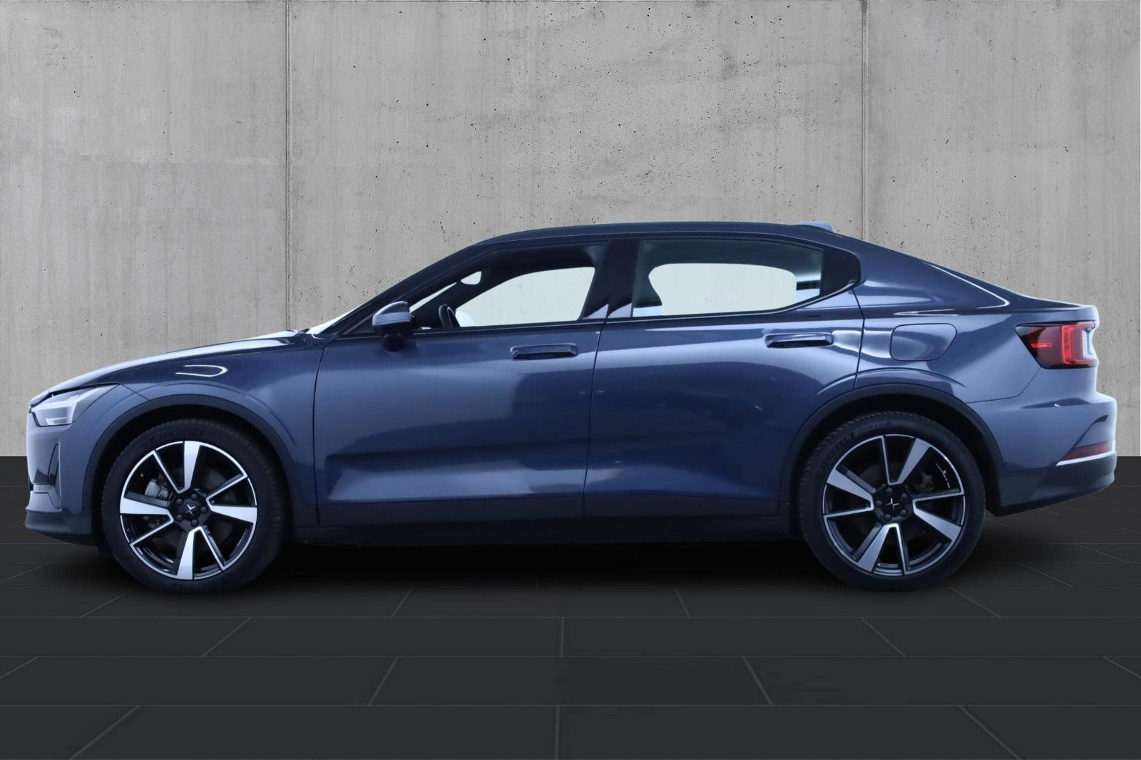 Blå Polestar 2 fra 2021
