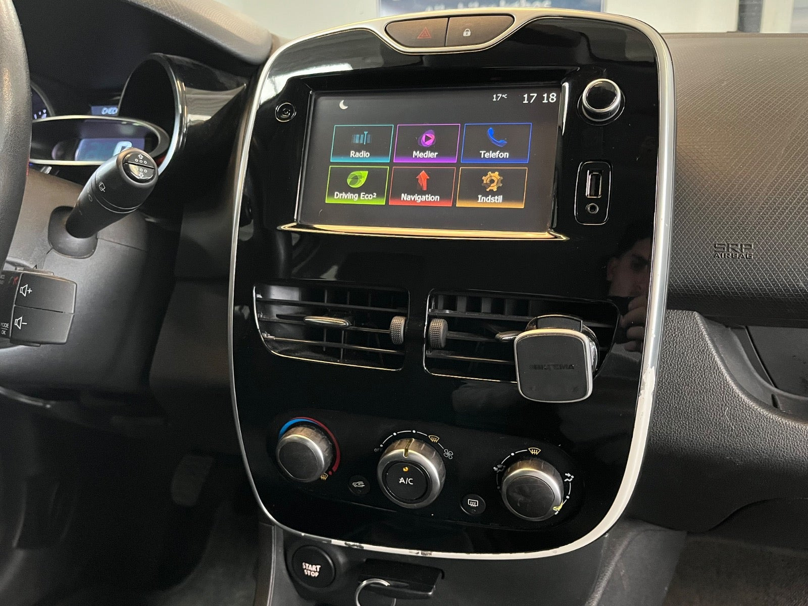 Hvid Renault Clio IV fra 2015