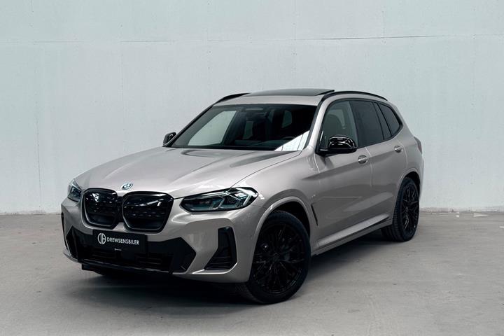 Orange BMW iX3 fra 2023