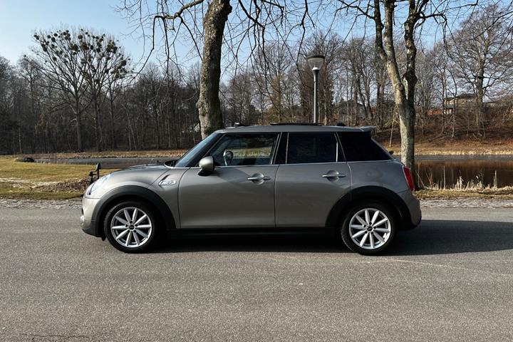 Grå Mini Cooper S fra 2016