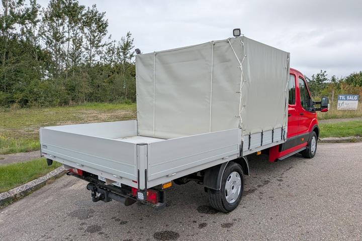 Rød Ford Transit 350 L4 Chassis fra 2026
