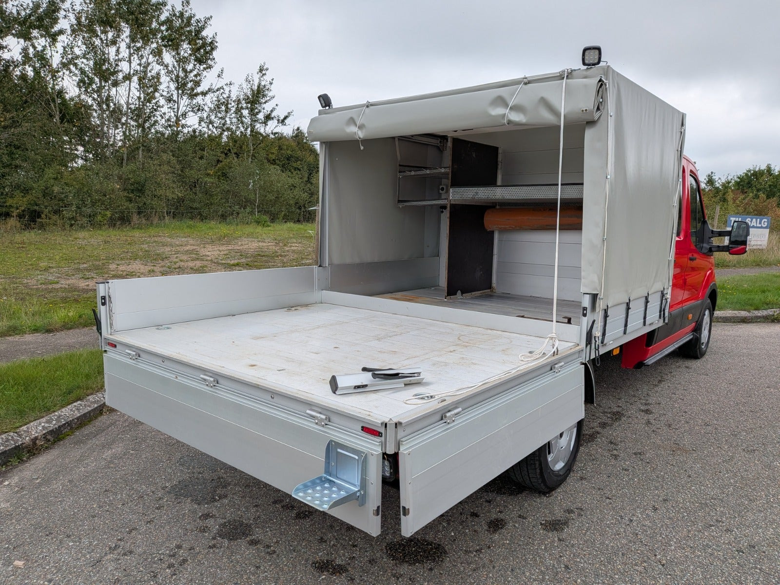 Rød Ford Transit 350 L4 Chassis fra 2026