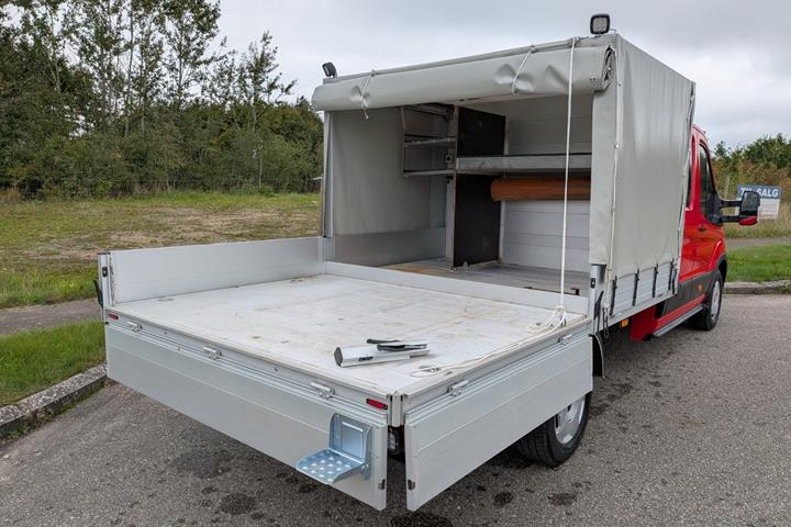 Rød Ford Transit 350 L4 Chassis fra 2026