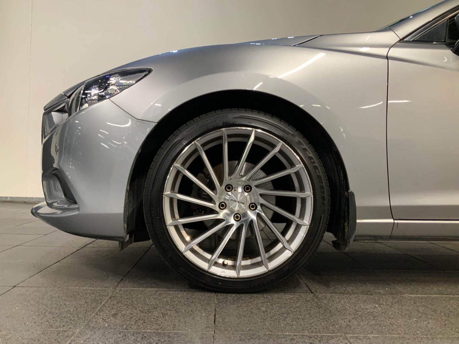 Sølv Mazda 6 fra 2013