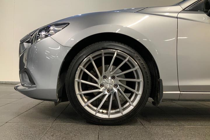Sølv Mazda 6 fra 2013