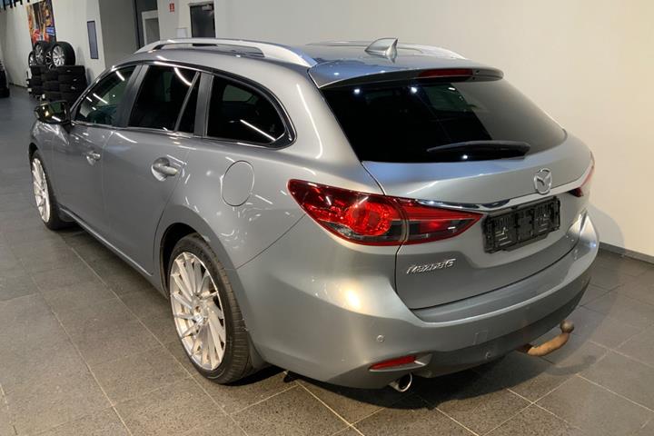 Sølv Mazda 6 fra 2013