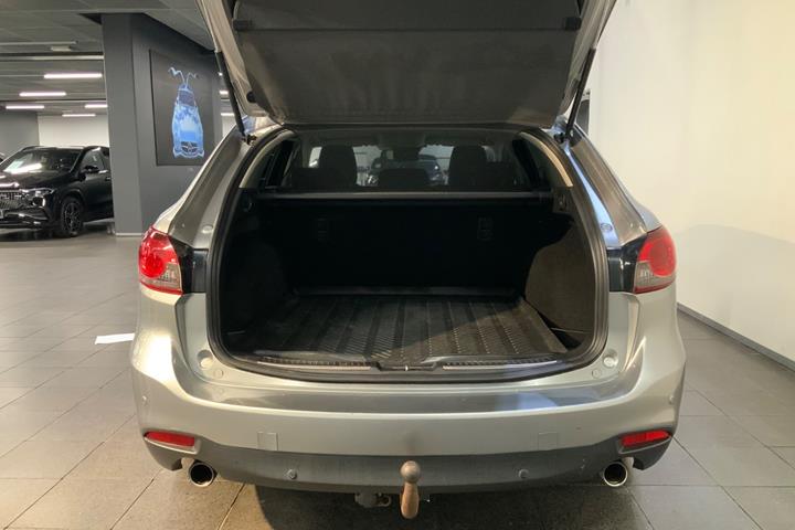 Sølv Mazda 6 fra 2013