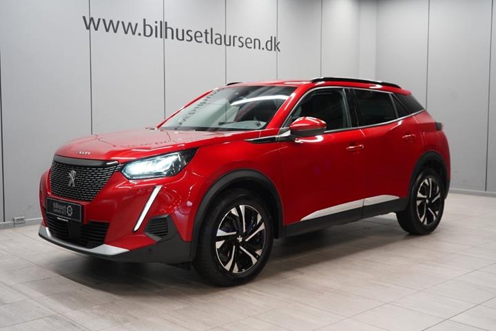 Rød Peugeot 2008 fra 2020