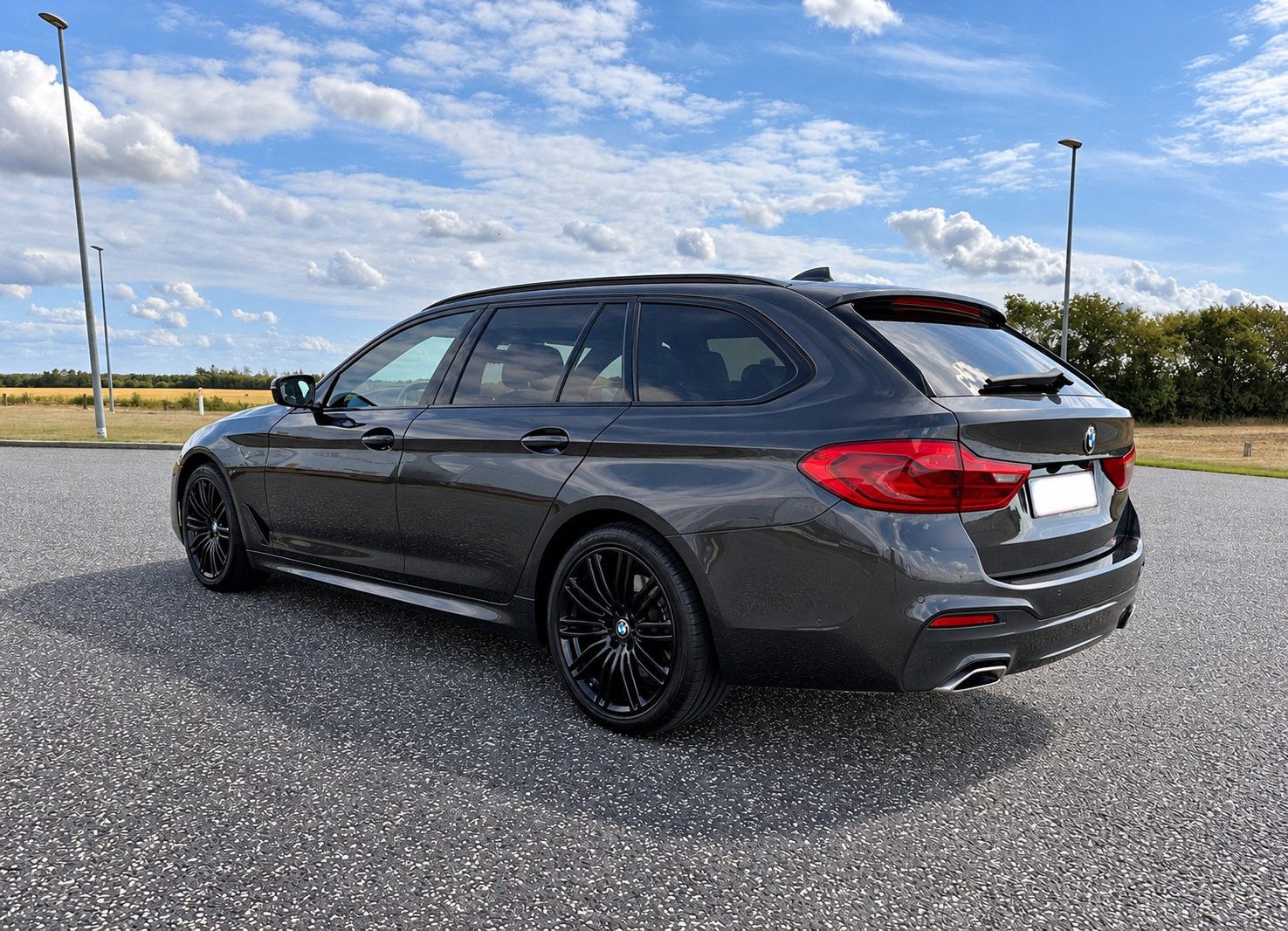 Sort BMW 520 fra 2019