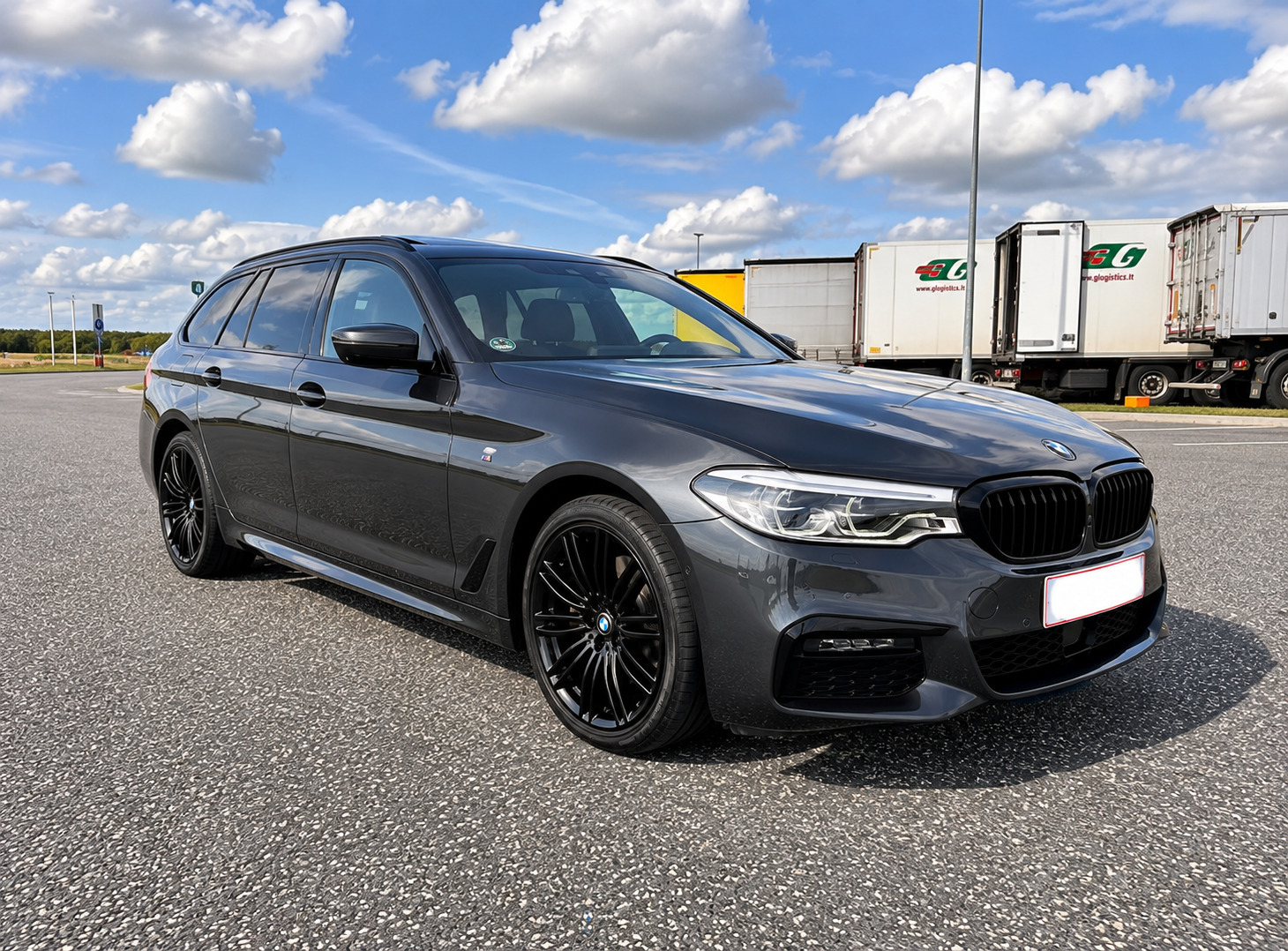 Sort BMW 520 fra 2019
