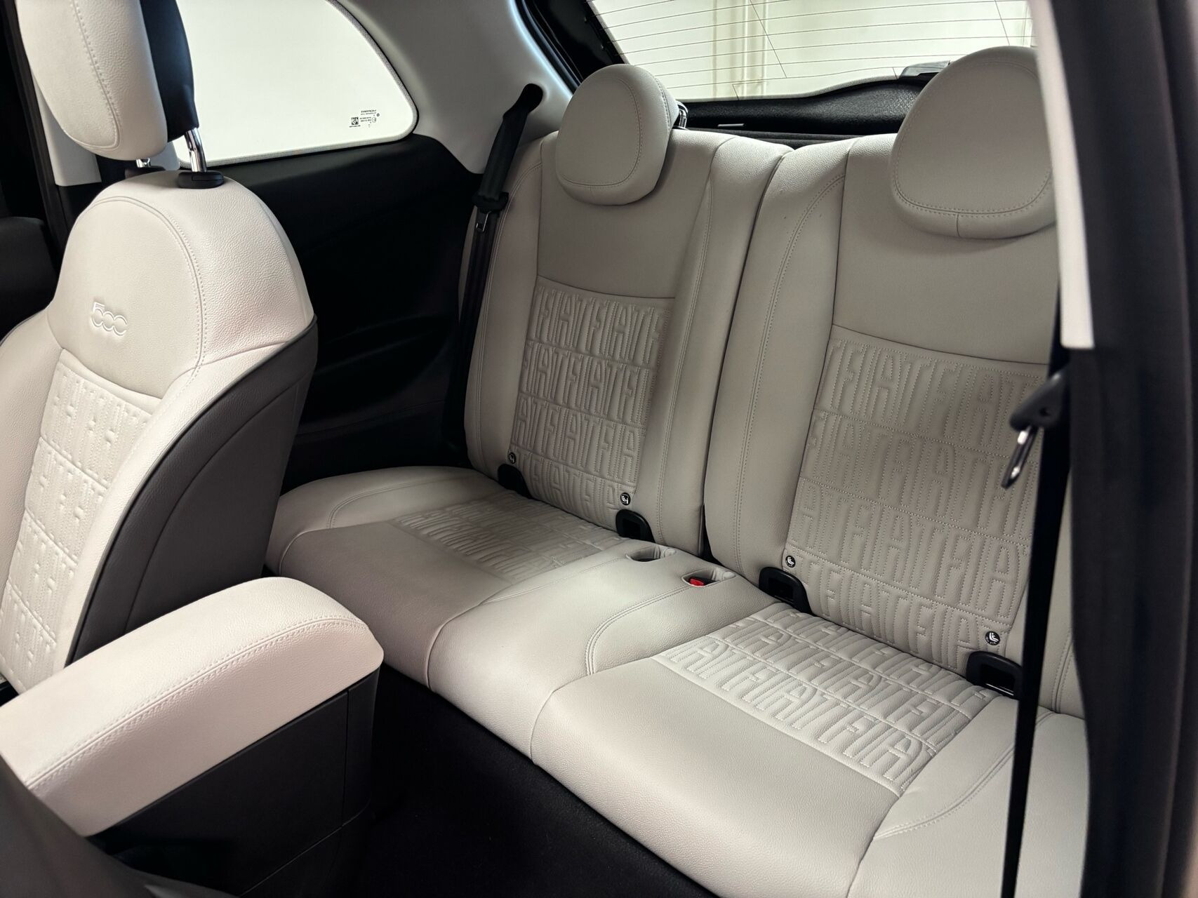 Sort Fiat 500e fra 2023